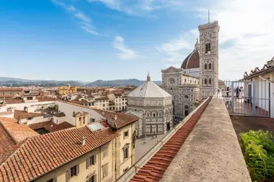 Vista generica su Firenze o vista sulla città dall'interno dell'appartamento