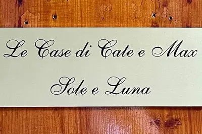 Certificato, attestato, insegna o altro documento esposto da Le case di Cate e Max - Sole