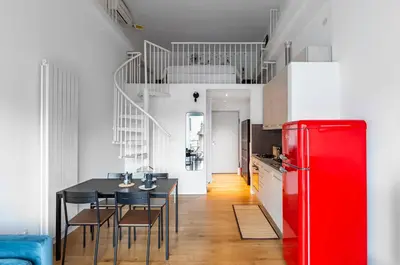 Cucina o angolo cottura di GuestHost - Florence Statuto Bright and Modern Apartment