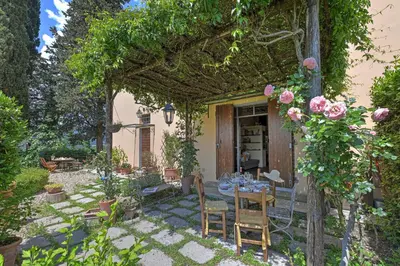 Giardino di Tuscan Home Rignano Private Garden - Happy Rentals