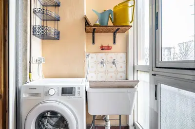 Cucina o angolo cottura di GuestHost - Visarno & University Roomy Flat x6 with Parking