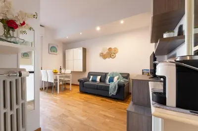Area soggiorno di Keys of Italy - PorteNuove 18 - PN1 - Train station, one bedroom flat 2 to 4 guests