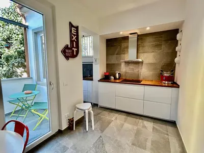 Cucina o angolo cottura di Apartment Florence Today with a private balcony
