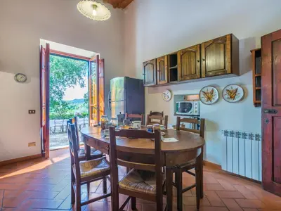 Cucina o angolo cottura di Holiday Home Villa il Giglio by Interhome