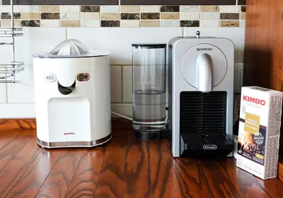 Set per la preparazione di tè e caffè presso Dimora Iacopo e Annalisa
