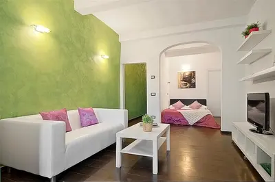 TV o dispositivi per l'intrattenimento presso Apartments Florence- San Gallo Suite IV with balcony