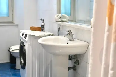 Bagno di Cozy Esthers Room T with Balcony