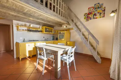 Cucina o angolo cottura di Yellow Home by MMega