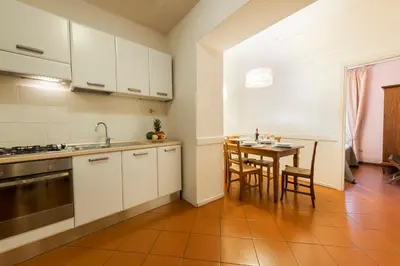 Cucina o angolo cottura di Apartments Florence- Ariento Bacco 3bdr San Lorenzo