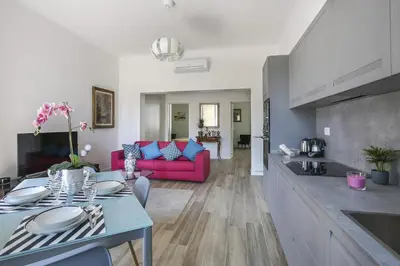 Area soggiorno di Modern Comfort in Florence