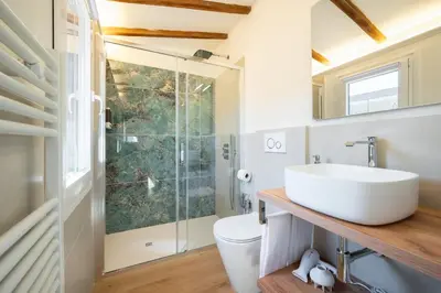 Bagno di Rooftop Wonder Terraces Apartment