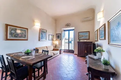 Area soggiorno di UNYCA - Florence Central 2 Bedroom Apartment