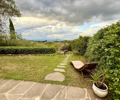 Paesaggio naturale nelle vicinanze della villa