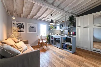 Cucina o angolo cottura di LOFT 12 Apt in City center