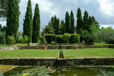 Giardino di Villa In Village Among Val Di Pesa Vineyards