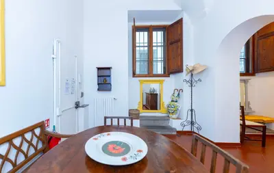 Area soggiorno di Charming Historic Apartment with Modern Comfort in the Heart of Florence