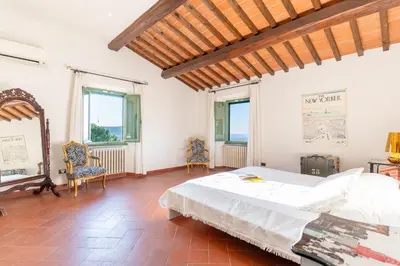 Letto o letti in una camera di Authentic Tuscan Villa Private Pool, Gym&Billiards