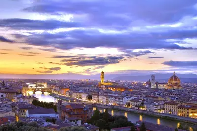Vista generica su Firenze o vista sulla città dall'interno dell'appartamento