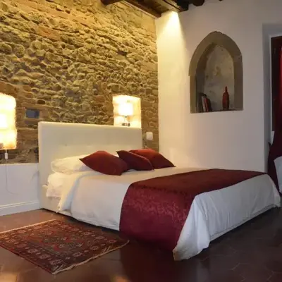 Suite la Nicchia Guelfa