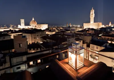 Vista generica su Firenze o vista sulla città dall'interno dell'hotel