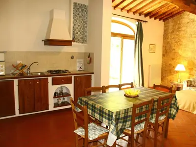 Cucina o angolo cottura di Idyllic Tuscan Hideaway with Pool and spa