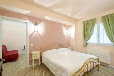 Letto o letti in una camera di Charming apartment in Lastra a Signa with included parking