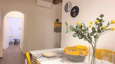 Planimetria di Elegant Yellow Apartment In San Gallo Firenze