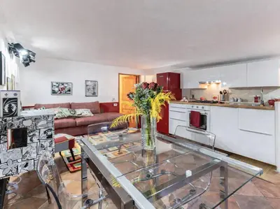Cucina o angolo cottura di Movie Star Apartment with garden