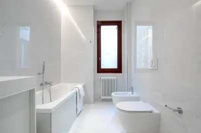 Bagno di Ponte Vecchio White by Mmega
