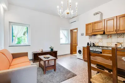 Cucina o angolo cottura di GuestHost - The Country in the City - Parco delle Cascine Apartments