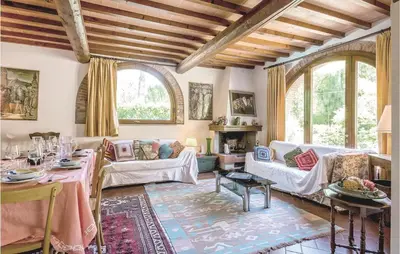 Area soggiorno di Stunning Home In Molino Del Piano Fi