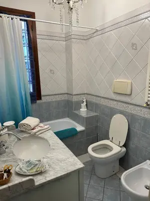 Bagno di Casa Maria (posto auto gratuito)