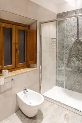 Bagno di Cozy and Charmin 3BR Apartment Steps By Duomo