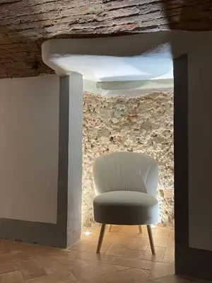 Area soggiorno di Unique and antique apartment